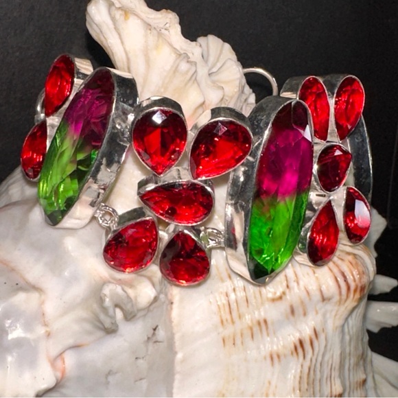 Gorgeous Tourmaline bi-color + Garnet gem cluster statement cuff bracelet - Picture 4 of 10